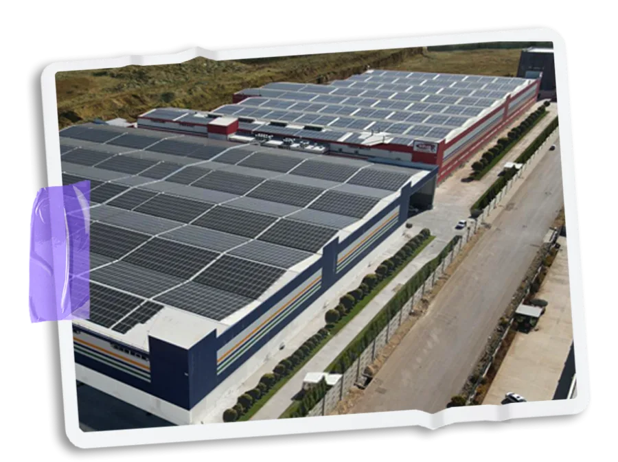 Güler Çuval fabrikasının çatısındaki güneş enerjisi santrali